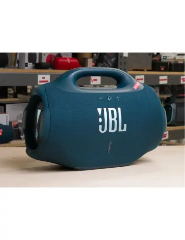 اسپیکر بلوتوثی قابل حمل جی‌بی‌ال مدل Boombox 4 با توان خروجی 210 وات، باتری 6700 میلی‌آمپر ساعت با پخش تا 28 ساعت، استاندارد ضدآب IP68، دستگیره حمل، فناوری AI Sound Boost و بلوتوث نسخه 5.4--1